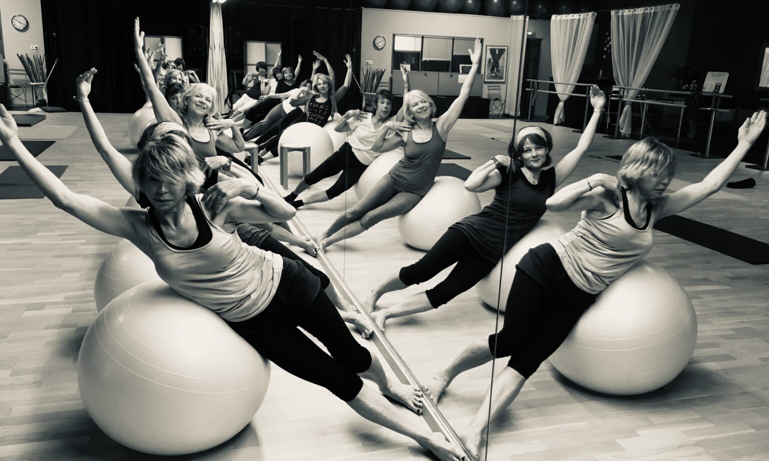 Gîtes-Altobraco - Cours collectif de Pilates avec SwissBall