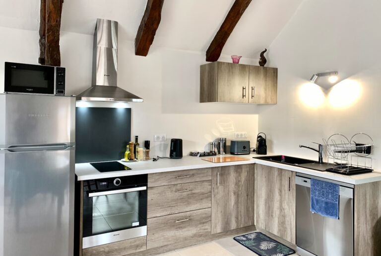 Gîtes Altobraco - La Grange : cuisine ouverte toute équipée