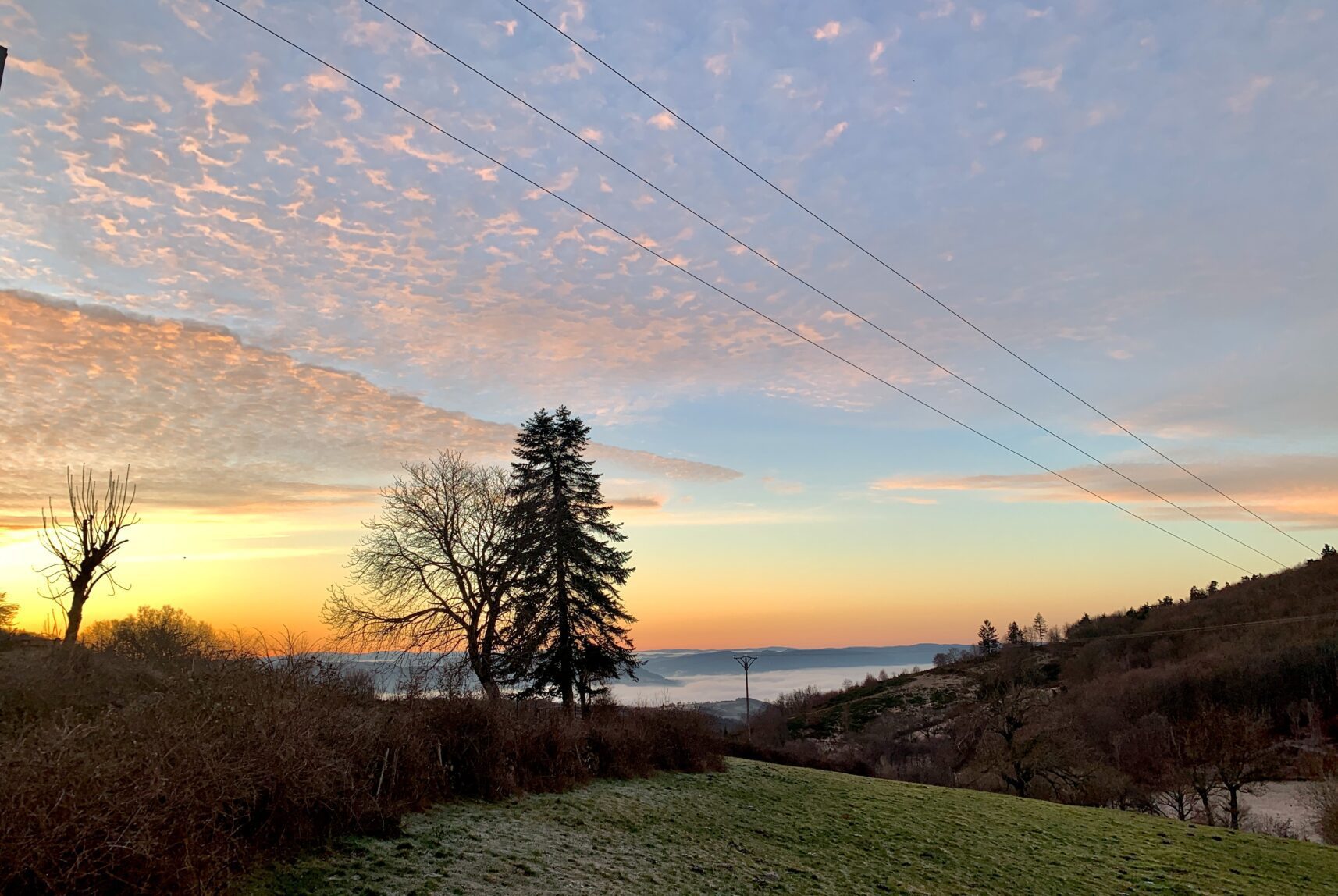 Gîtes Altobraco - lever de soleil hivernal et mer de nuages