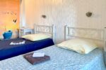 sibylle : chambre twin lazuli au 1er étage avec 2 lits jumeaux