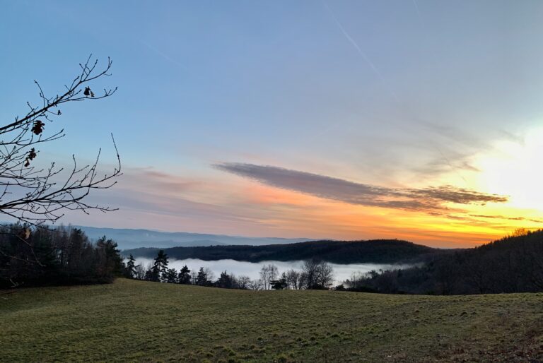 crepuscule-nuages-causses