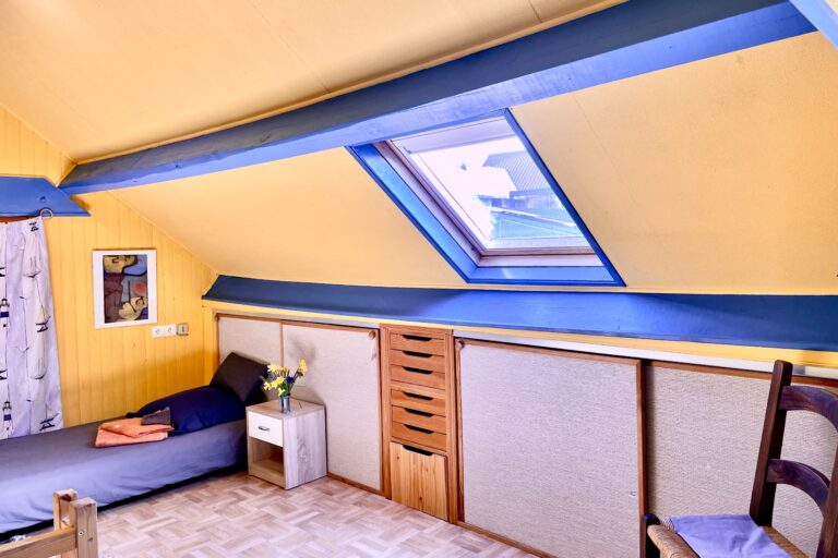 gites altobraco La Sibylle - au 2ème étage, extension chambre twin ou salle de jeux attenant à la ch. double Bleumimosa